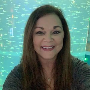 Meet your Posher, Debbie